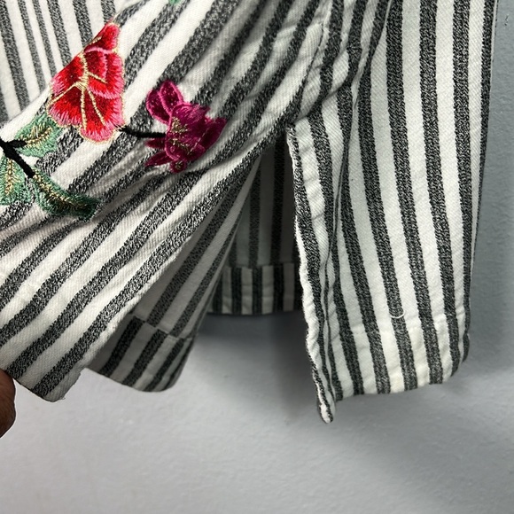 Soft Surroundings Black & White Stripe Floral Embroidered Tunic Top Large - Picture 6 of 9